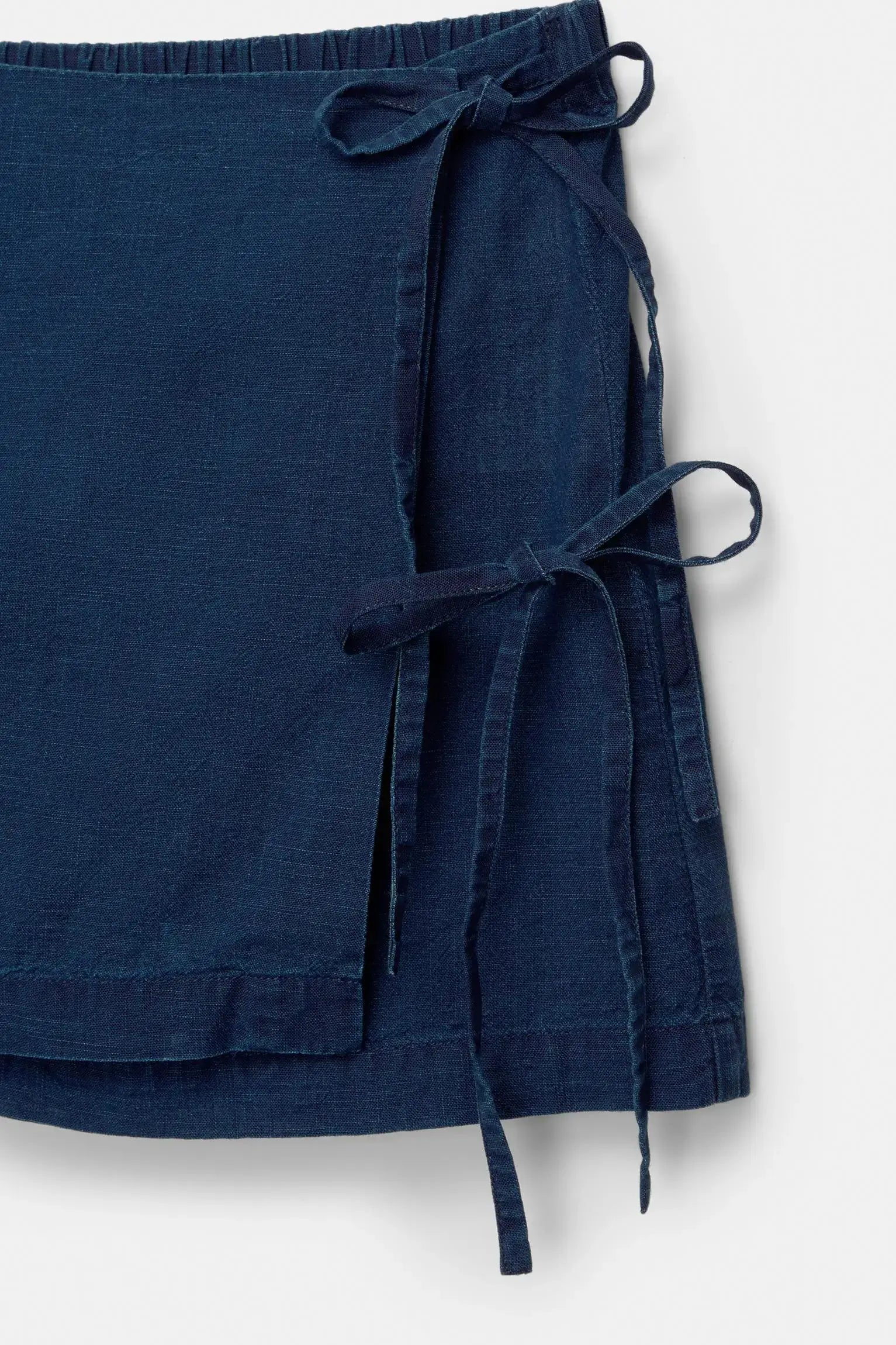 MINI SKIRT WITH BOWS