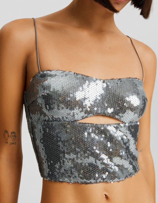 CROP TOP WITH CUT-OUT